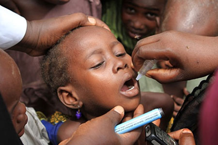 Африка использует шанс в борьбе против полиомиелита